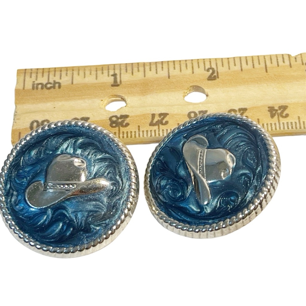 Texas Cowgirl Earrings Enameled Hat  Blue Background Silvertone Trim - Picture 2 of 3